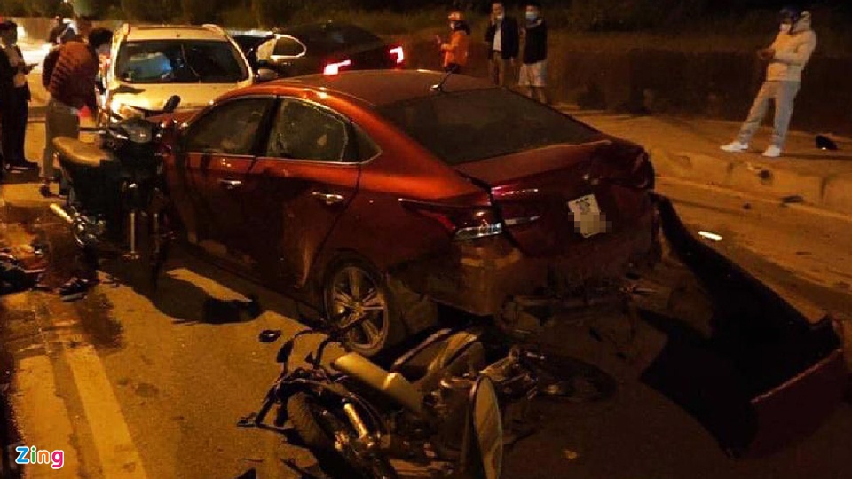 5 xe va cham trong dem 1
