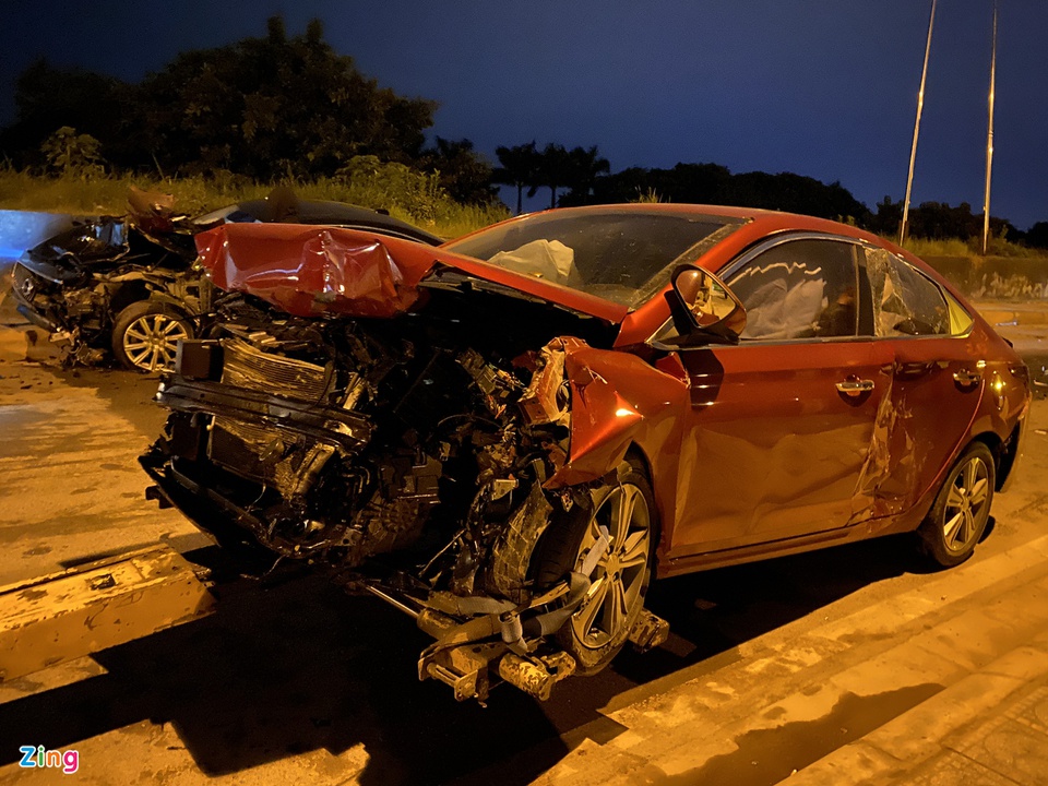 5 xe va cham trong dem 3