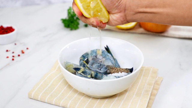 tom rim nuoc cot dua 1