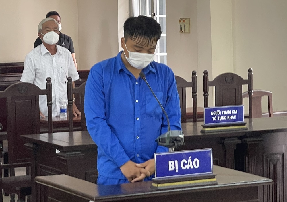 danh chet ban cung buong giam linh 12 nam tu danh chet ban cung buong giam linh 12 nam tu