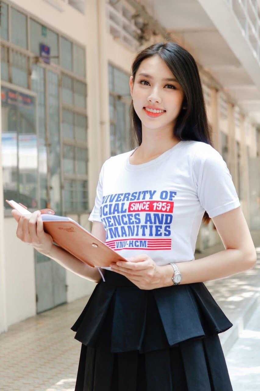 nguyen thuc thuy tien 2