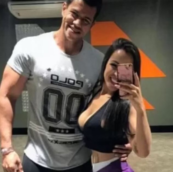 vo ngoai tinh trong o to 1