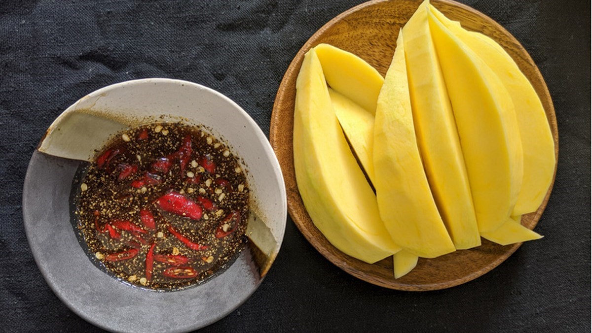 cach lam nuoc cham xoai xanh 1