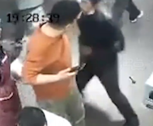 co gai bi ke say xin bam duoi 3 co gai bi ke say xin bam duoi 3