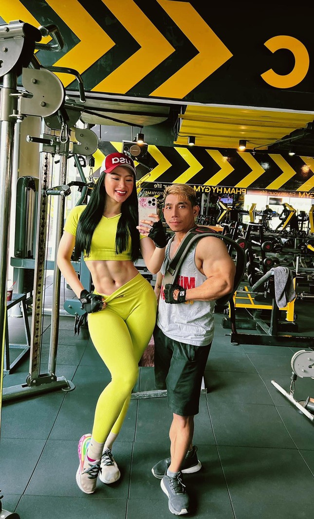 hoa minzy dien bikini angela phuong trinh khoe co bap cuon cuon 9 hoa minzy dien bikini angela phuong trinh khoe co bap cuon cuon 9