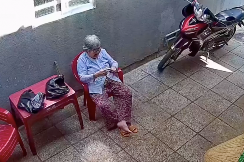 ba noi cho chau tien danh dum 1 ba noi cho chau tien danh dum 1