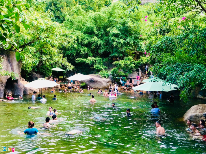 da nang hoi an chat kin du khach 2 9 4