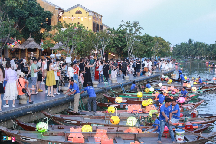da nang hoi an chat kin du khach 2 9 5