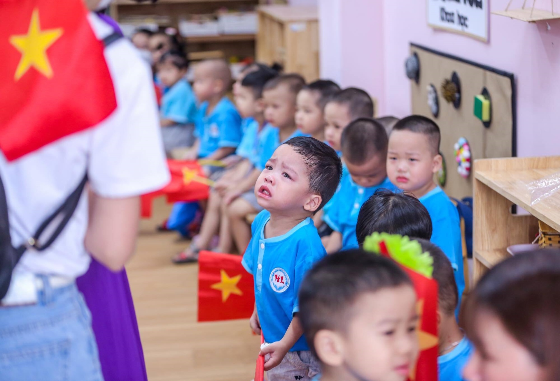loat bieu cam cuoi ra nuoc mat 2 loat bieu cam cuoi ra nuoc mat 2