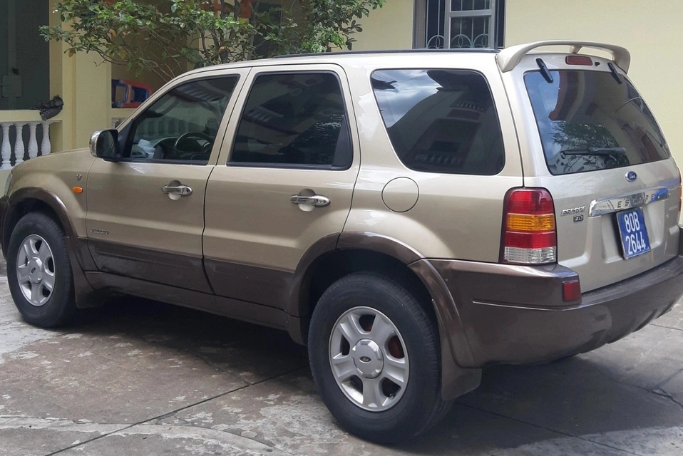 tam giu xe o to nghi bien xanh gia 1