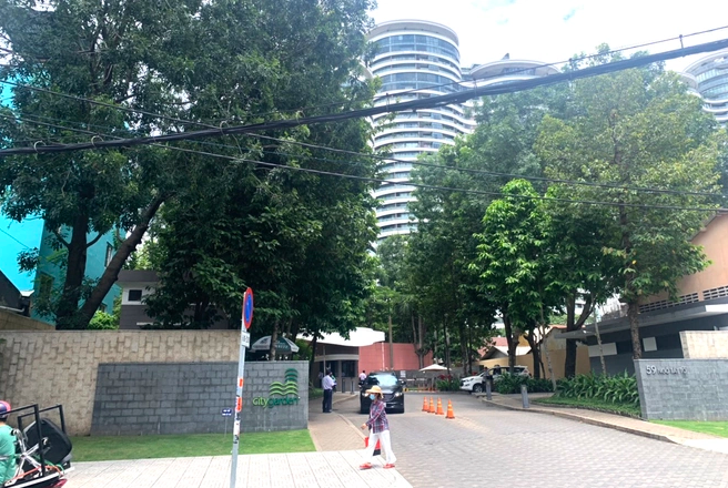 phu nu nuoc ngoai tu vong 1