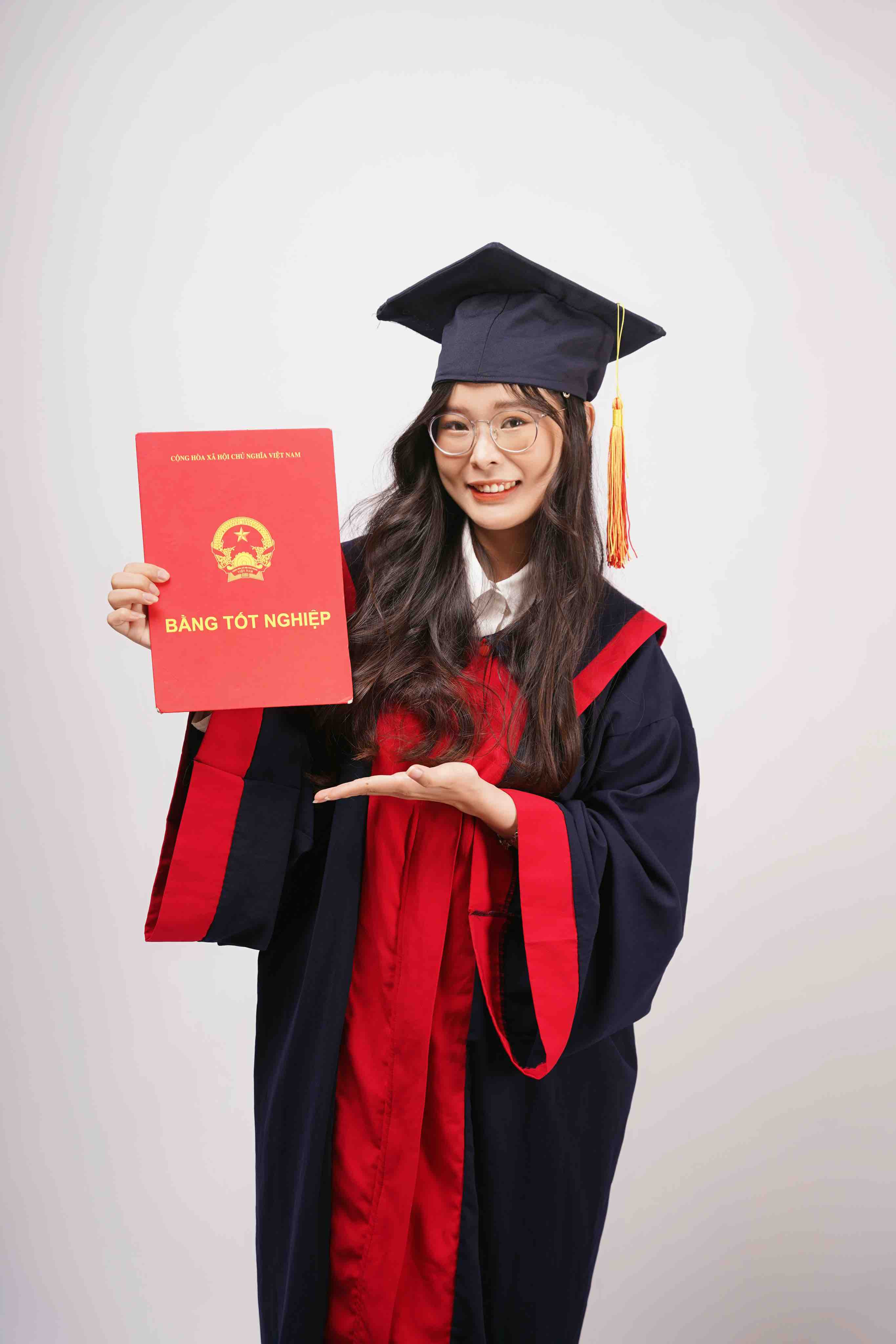 nu sinh gianh hoc bong 1