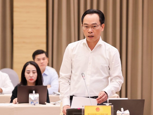 thu truong hoang minh son 1 thu truong hoang minh son 1