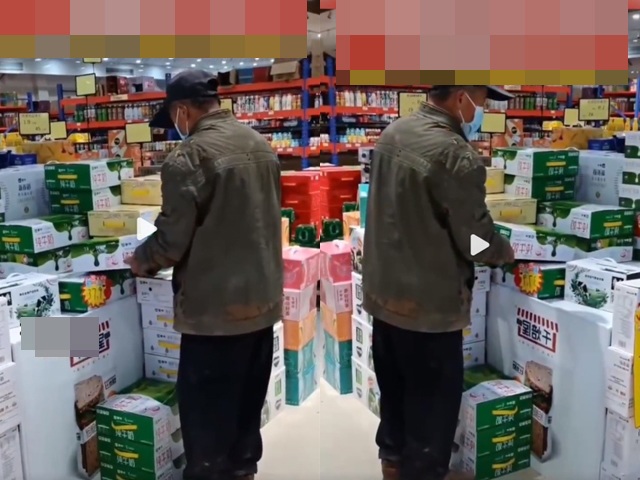 thay ong gia lam lem dung man me mot thung sua nhan vien sieu thi co hanh dong bat ngo thay ong gia lam lem dung man me mot thung sua nhan vien sieu thi co hanh dong bat ngo