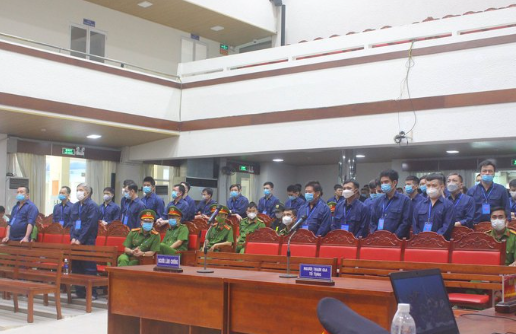 buon lau 200 lit xang