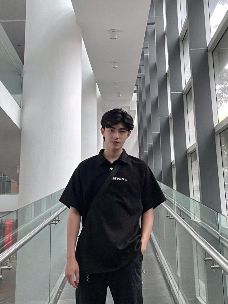 nam sinh gay sot mang 2