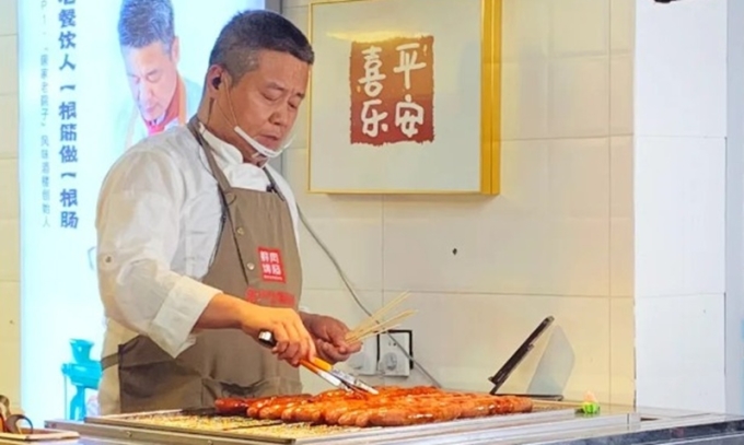 trieu phu ban xuc xich 1