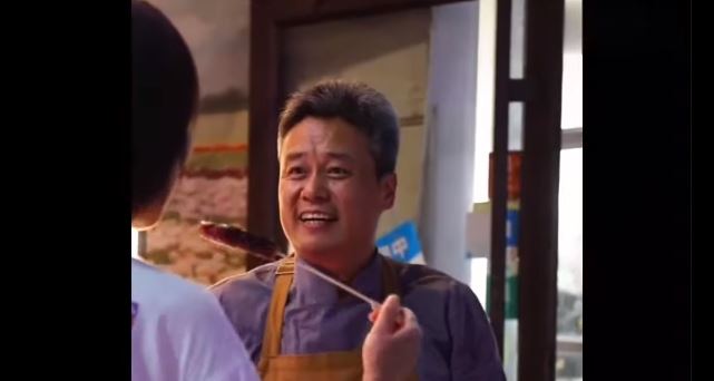 trieu phu ban xuc xich 3