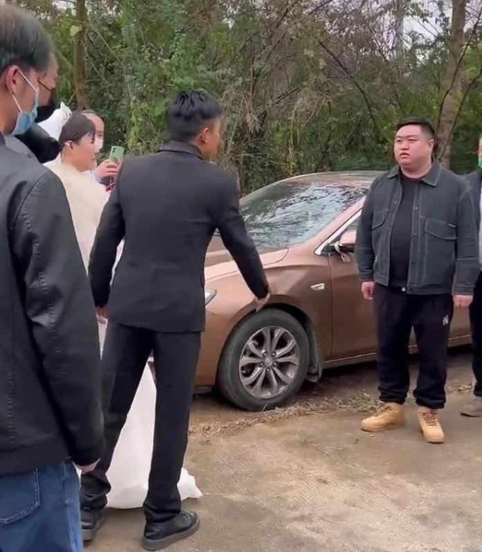 nguoi yeu cu pha dam cuoi 1