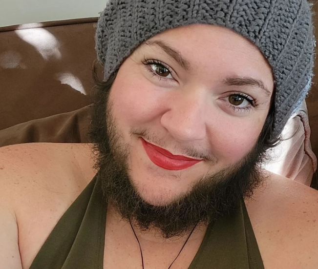 nguoi phu nu co rau 1