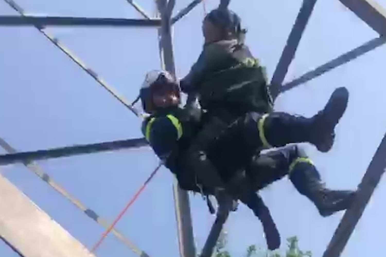 treo cot dien treo cot dien