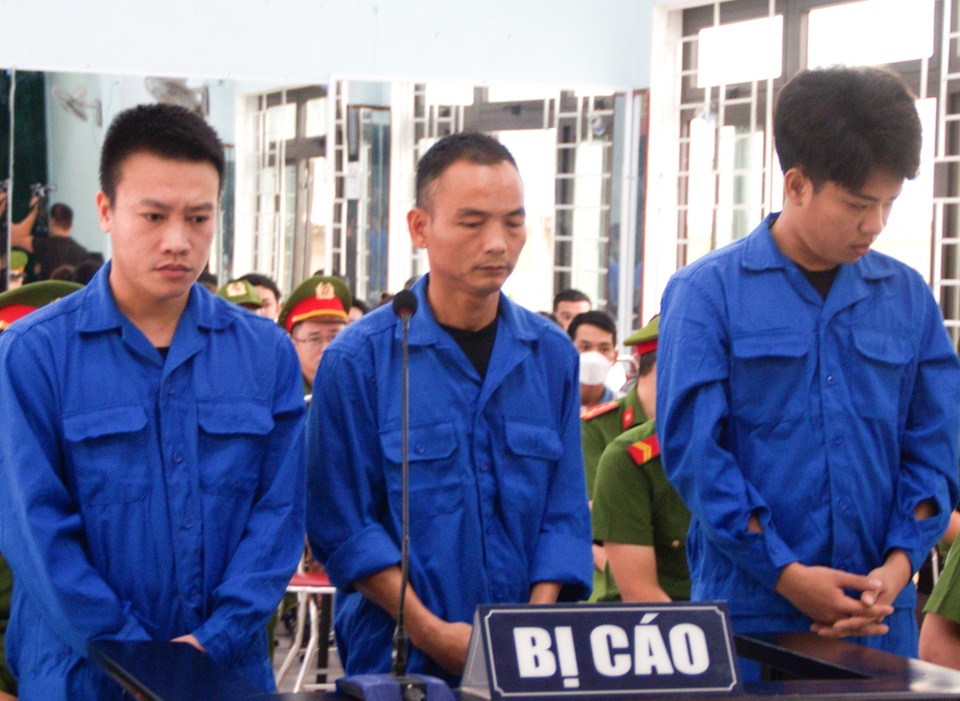 danh nhan vien duong tau danh nhan vien duong tau