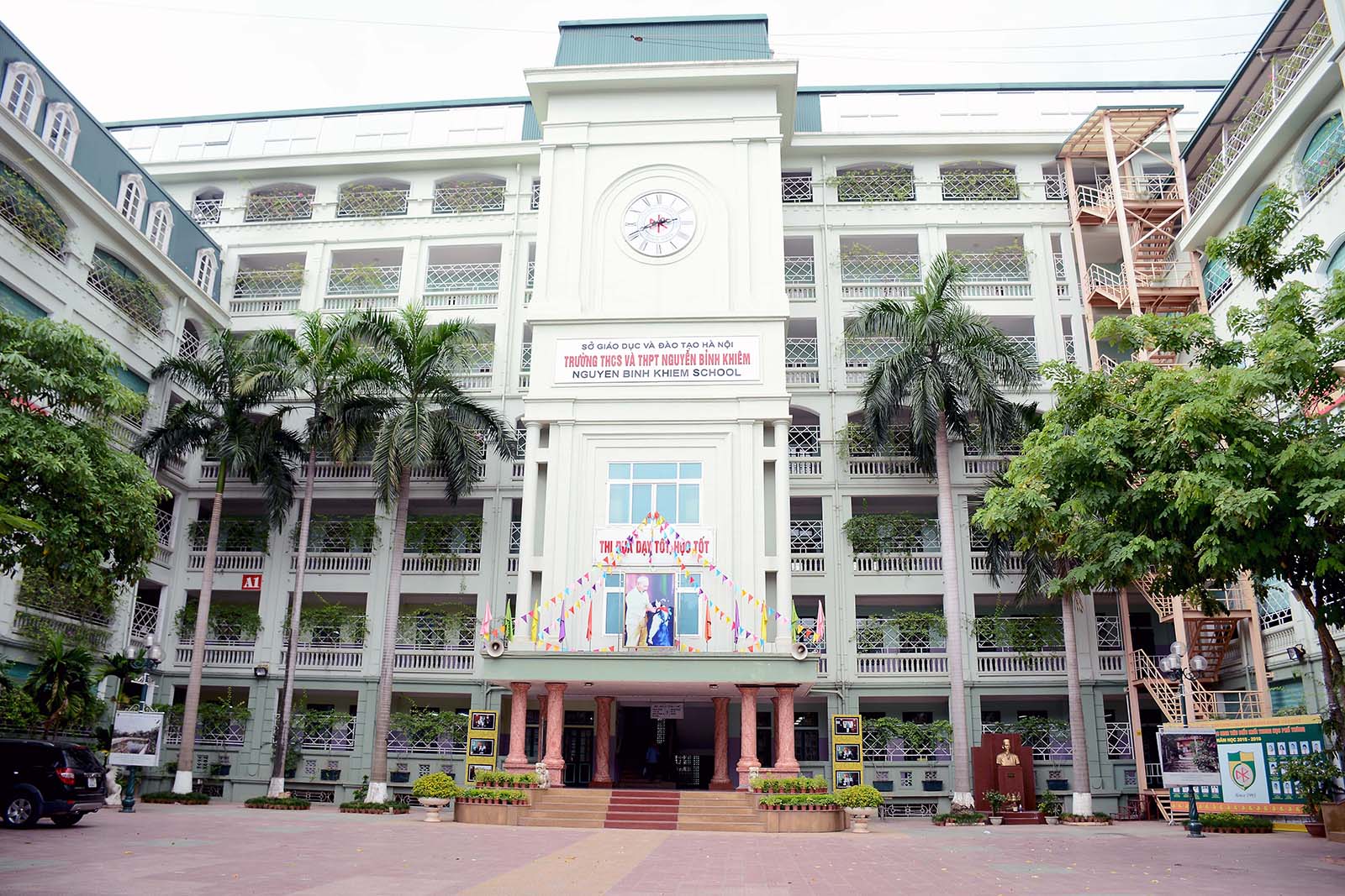 ha noi nu sinh bi me bat quy ngay o truong vi truot vao lop 10 ha noi nu sinh bi me bat quy ngay o truong vi truot vao lop 10