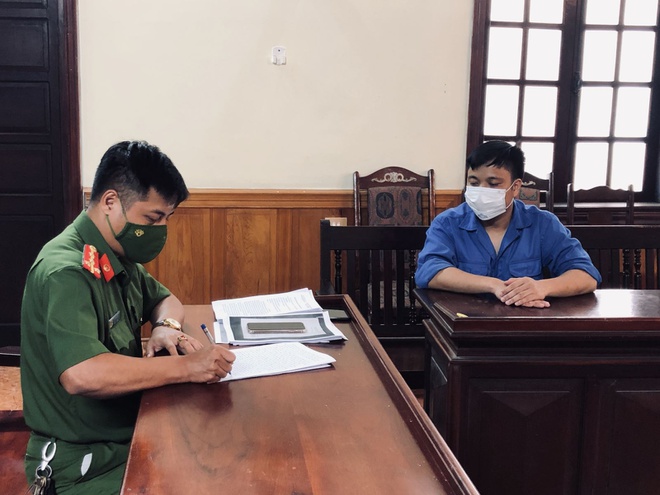 phat hien nhieu sung dan trong nha ong trum lo de khet tieng hung yen