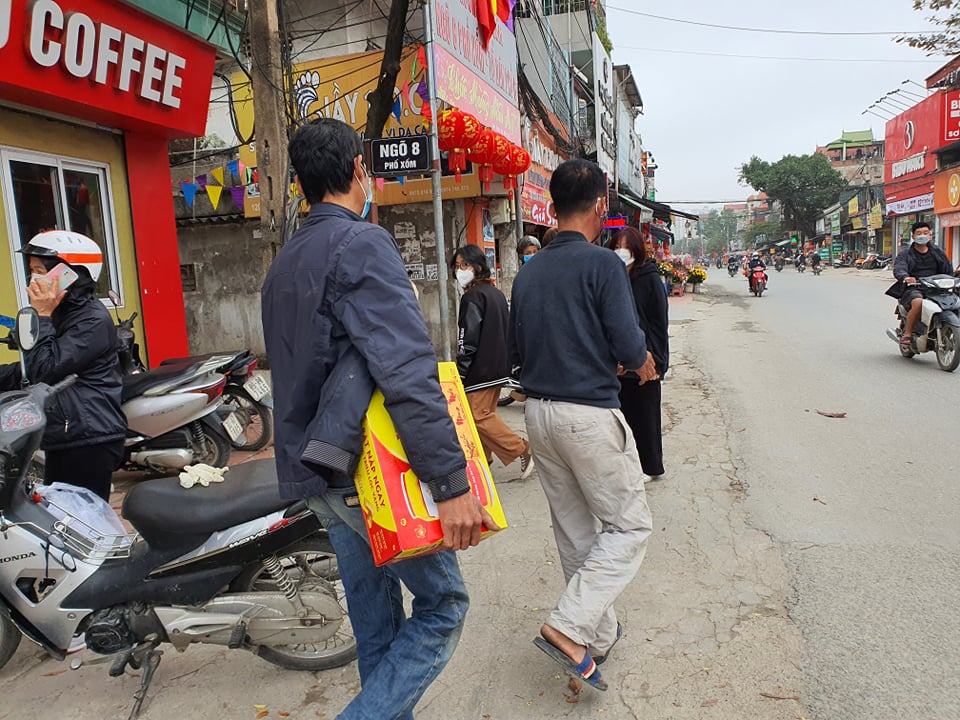 ha noi loat tai xe xep hang nop phat di bo ve nha sau le cung ong cong ong tao ha noi loat tai xe xep hang nop phat di bo ve nha sau le cung ong cong ong tao