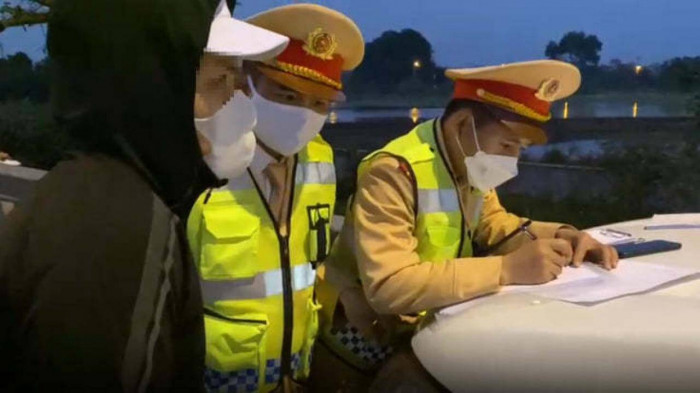 test nhanh duong tinh voi ma tuy tai xe khai can keo de bay cho phe test nhanh duong tinh voi ma tuy tai xe khai can keo de bay cho phe