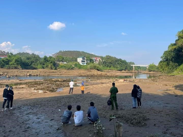 yen bai 9 hoc sinh ru nhau di tam song 1 chau duoi nuoc tu vong 1 chau mat tich yen bai 9 hoc sinh ru nhau di tam song 1 chau duoi nuoc tu vong 1 chau mat tich