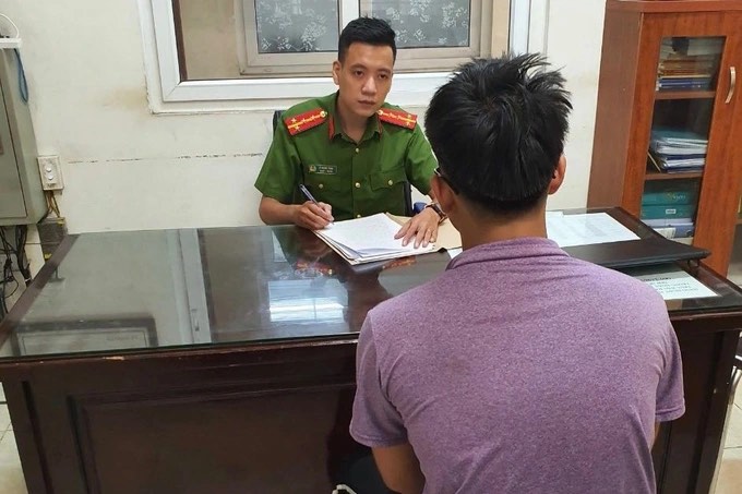 cong an thong tin moi vu nam thanh nien khong che sam so co gai tre o ha noi cong an thong tin moi vu nam thanh nien khong che sam so co gai tre o ha noi