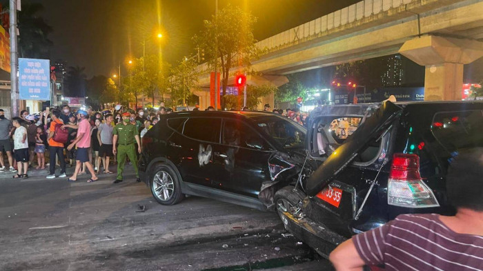 tai xe oto santa fe trong vu tai nan lien hoan o ha noi am tinh voi ma tuy va con tai xe oto santa fe trong vu tai nan lien hoan o ha noi am tinh voi ma tuy va con