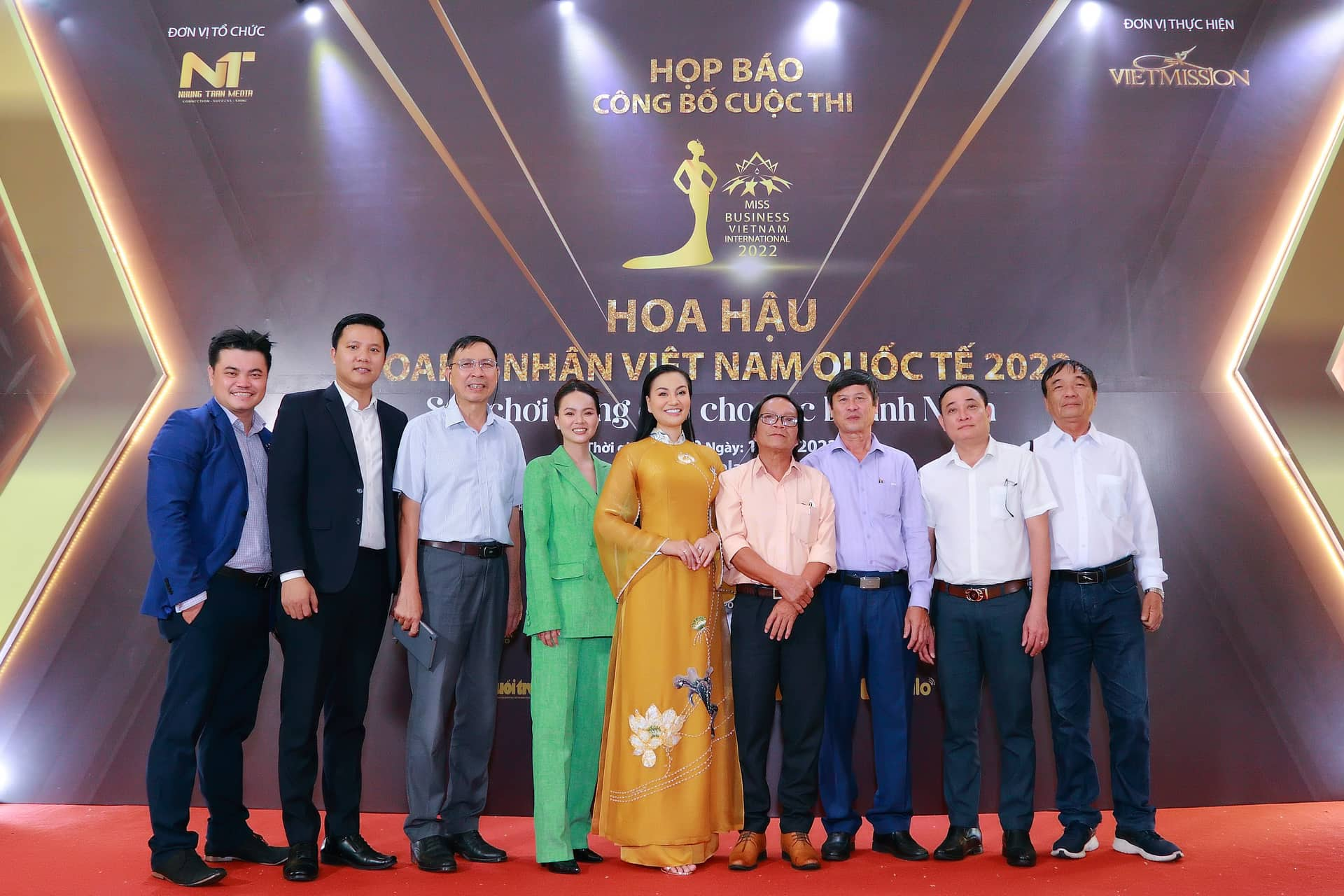 hop bao cong bo cuoc thi hoa hau doanh nhan viet nam quoc te 2022 7