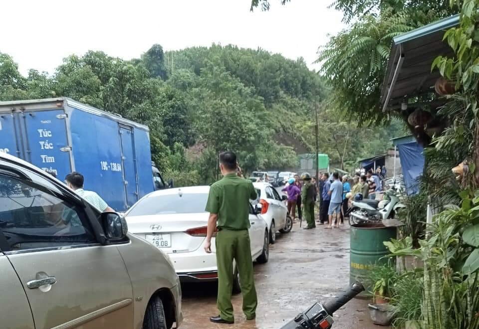 truy bat nghi pham chem ca nha vo khien 4 nguoi thuong vong o hoa binh