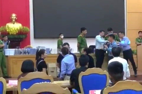 cong an vao cuoc vu dau gia 52 o dat o phu tho huy hop dong tra lai tien dat coc cong an vao cuoc vu dau gia 52 o dat o phu tho huy hop dong tra lai tien dat coc