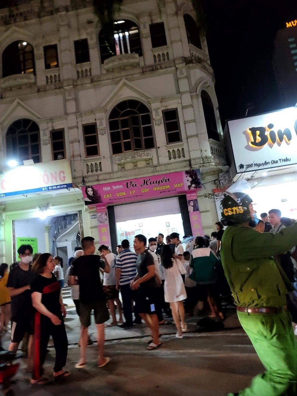 vu doi nam nu bi truy sat tai tiem toc o bac ninh he lo nguyen nhan