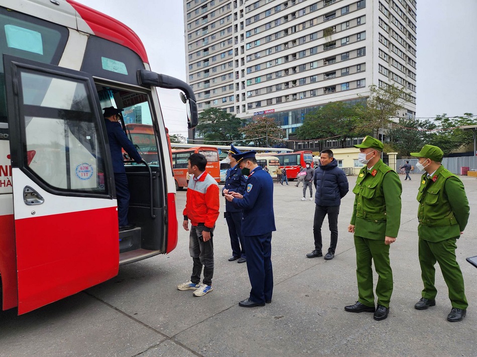 kiem tra 100 xe khach truoc khi khoi hanh de dam bao atgt dip tet nguyen dan kiem tra 100 xe khach truoc khi khoi hanh de dam bao atgt dip tet nguyen dan