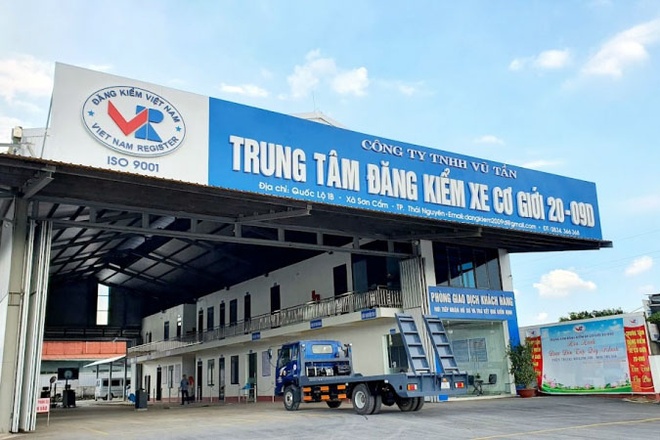 bat tam giam 4 nguoi tai trung tam dang kiem 20 09d thai nguyen