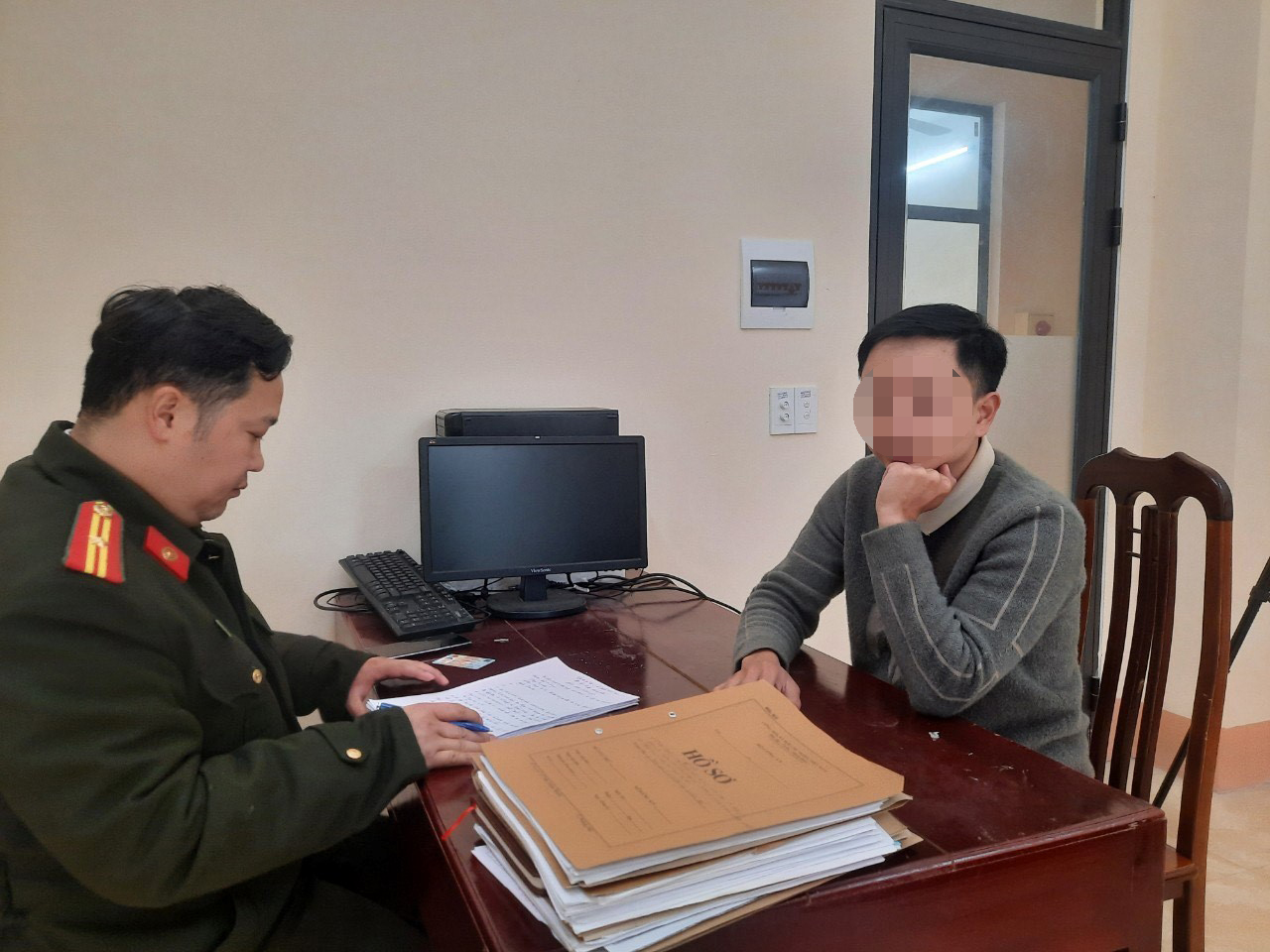 cong an thong tin vu clip do canh vao bat duoi dat cho hoc sinh an o ha giang cong an thong tin vu clip do canh vao bat duoi dat cho hoc sinh an o ha giang