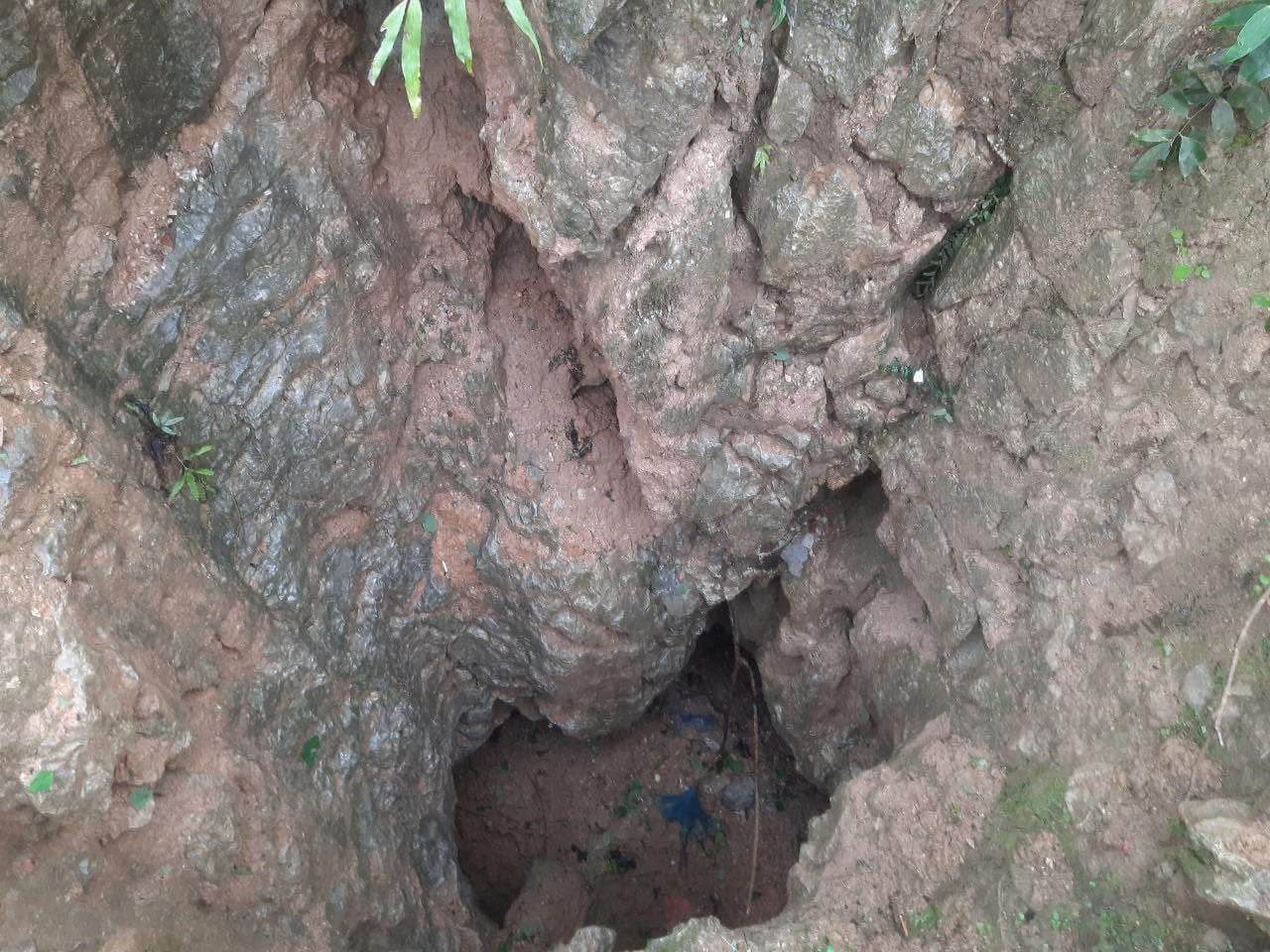 bi o to lui trung khi dang chup anh nguoi dan ong roi vao hang da mat tich o ha giang bi o to lui trung khi dang chup anh nguoi dan ong roi vao hang da mat tich o ha giang