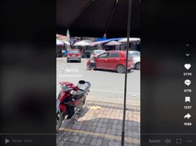 thong tin bat ngo vu nguoi dan ong chan dau o to xin deu tien tren pho thong tin bat ngo vu nguoi dan ong chan dau o to xin deu tien tren pho