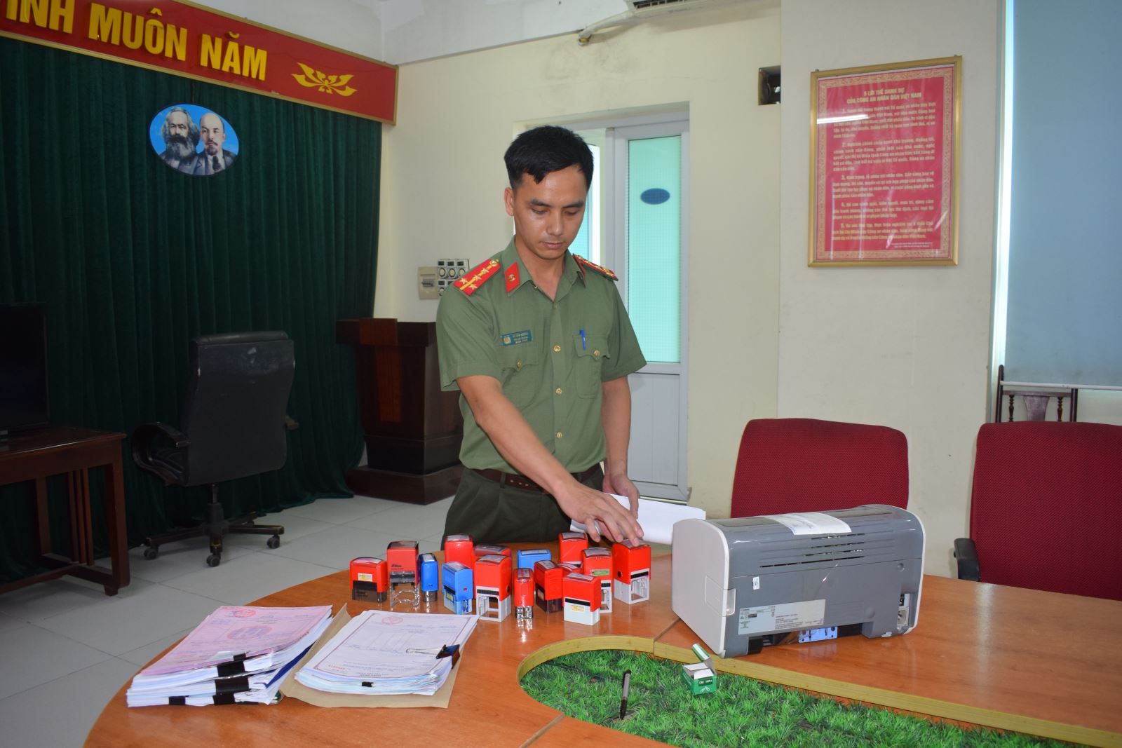 hung yen khoi to 4 doi tuong mua ban trai phep hoa don1 hung yen khoi to 4 doi tuong mua ban trai phep hoa don1