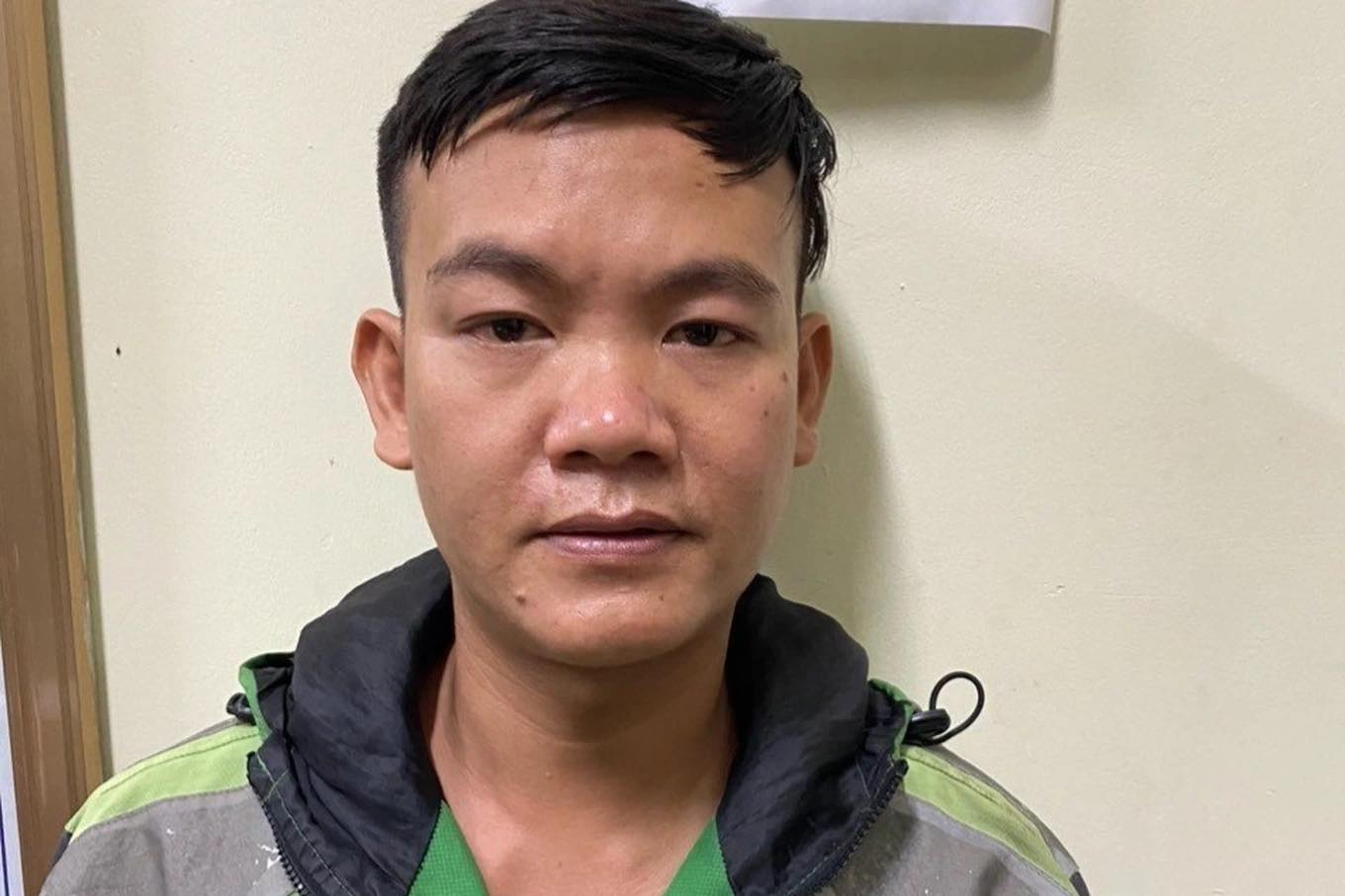 nam thanh nien chan dat 2 nguoi khuyet tat di ban tam tra luong 7 trieu dong thang nam thanh nien chan dat 2 nguoi khuyet tat di ban tam tra luong 7 trieu dong thang