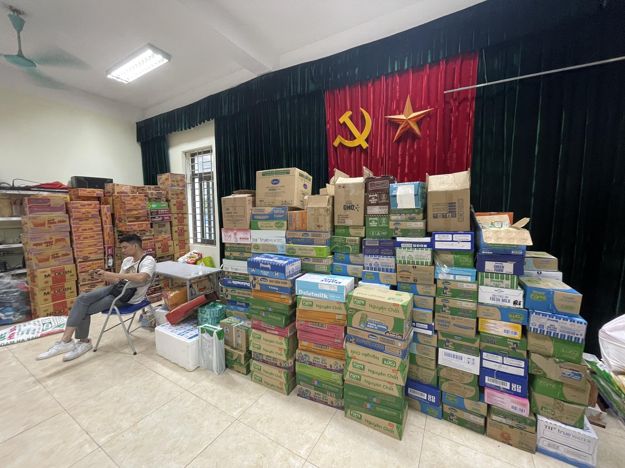 doan nguoi lang le trong mua thap huong truoc hien truon vu chay chung cu mini4 doan nguoi lang le trong mua thap huong truoc hien truon vu chay chung cu mini4