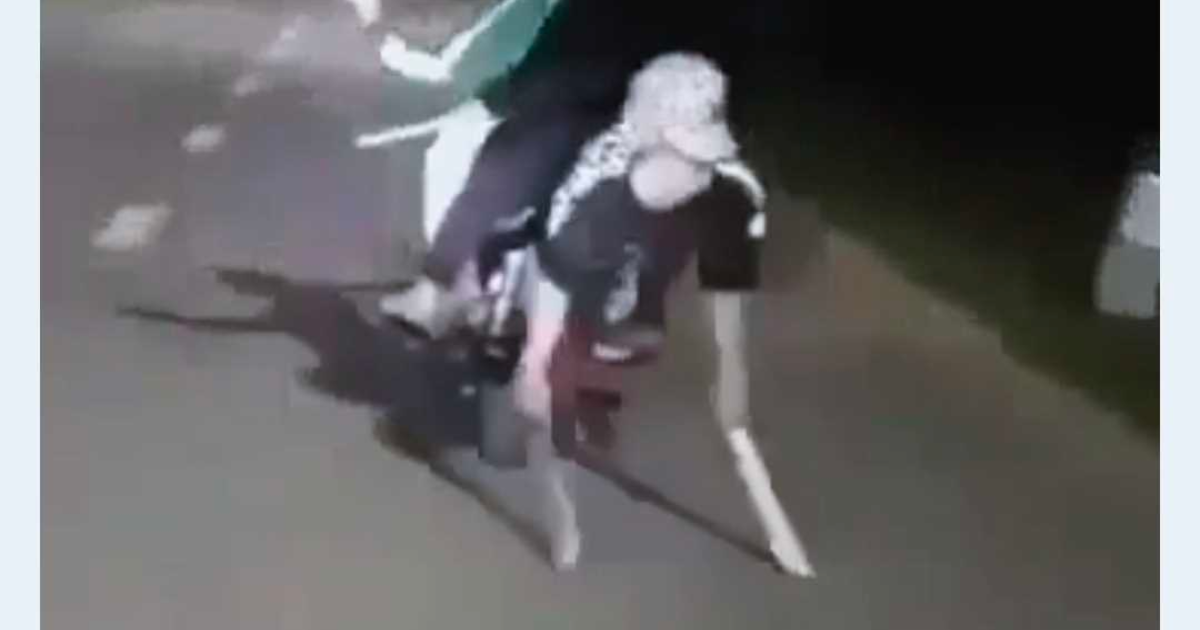 nhom thanh thieu nien mang theo hung khi lang lach danh vong dang tai len mang xa hoi bi bat 1 nhom thanh thieu nien mang theo hung khi lang lach danh vong dang tai len mang xa hoi bi bat 1