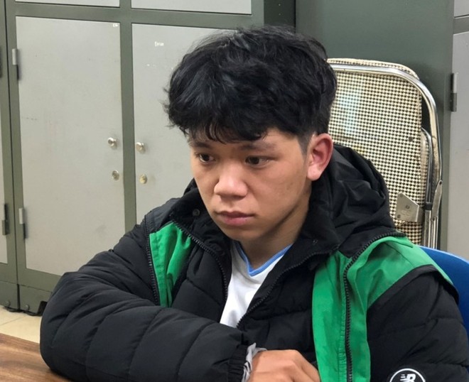 lat mat nam sinh vien mac dong phuc shipper lieu linh pha khoa hang loat nha dan o ha noi12