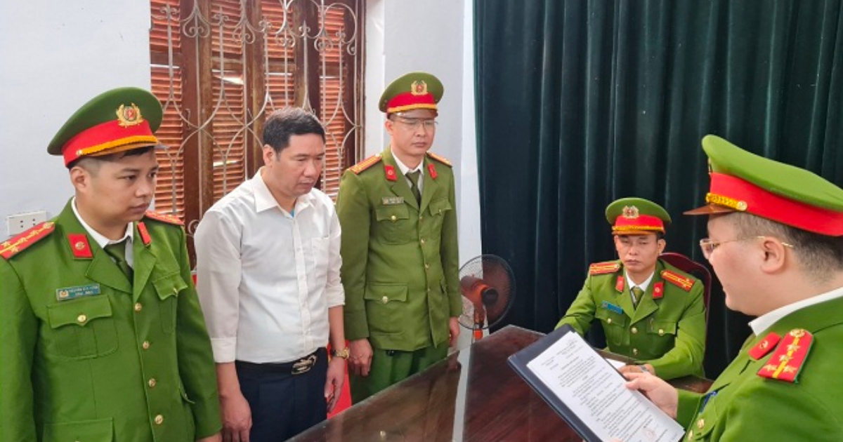 bat giam doc kho bac lua dao chiem doat 2 3 ty dong o ha giang bat giam doc kho bac lua dao chiem doat 2 3 ty dong o ha giang