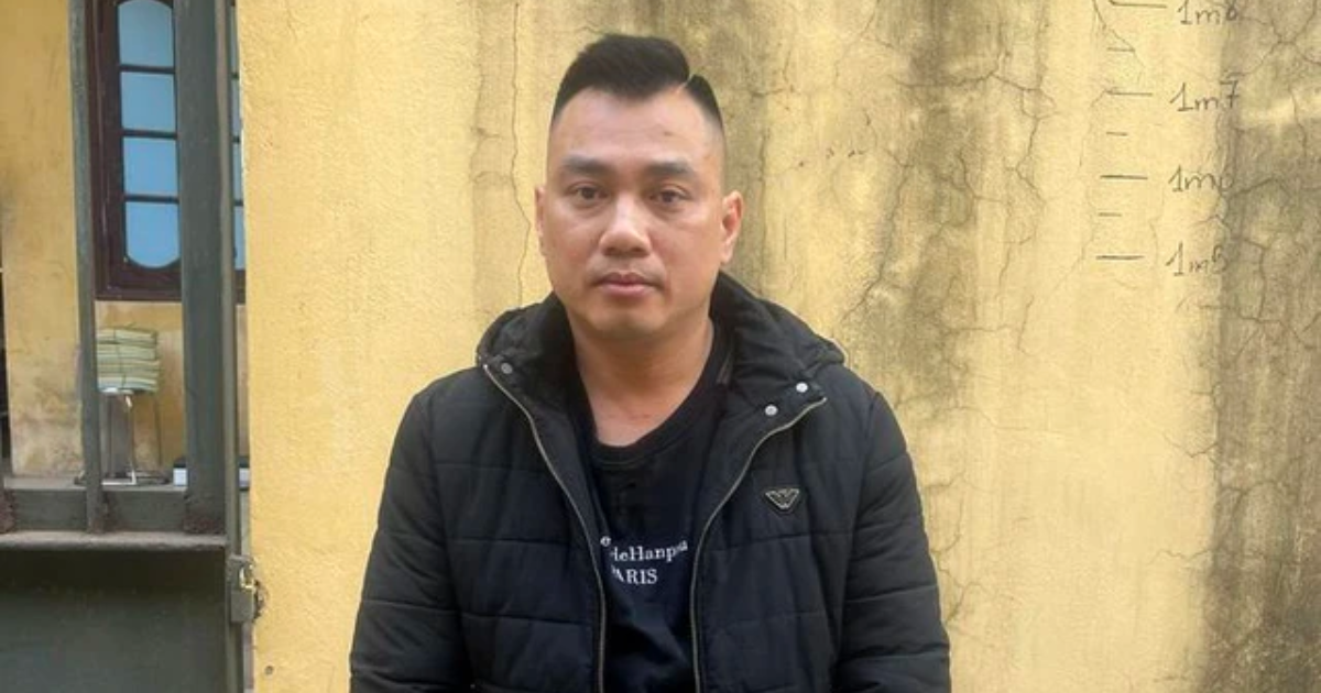 canh sat pha kinh xe ban tai khong che tai xe say xin chong nguoi thi hanh cong vu o bac giang