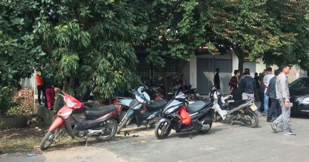 thi the chay den trong thung phi he lo toi ac trong can nha vang mui khet bi an ky 1 5 thi the chay den trong thung phi he lo toi ac trong can nha vang mui khet bi an ky 1 5